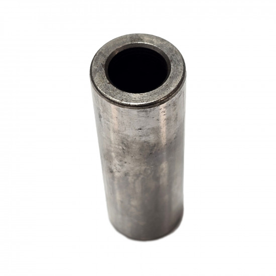 Бутало за Японски трактор Кубота L2002, L2601 - 82mm.