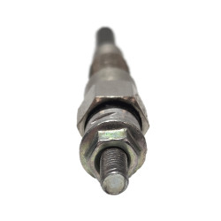 Свещ подгревна 11V, M8 за Японски трактори Кубота B2140